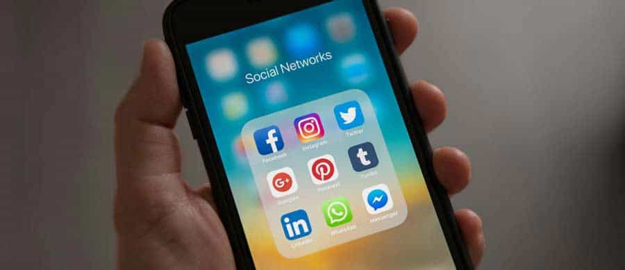 How Social Media Contributes to Drug Abuse